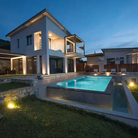 Βίλα Mrs Grey Luxury Σπαρτοχώρι