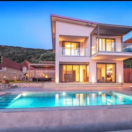 Mrs Grey Luxury * Σπαρτοχώρι